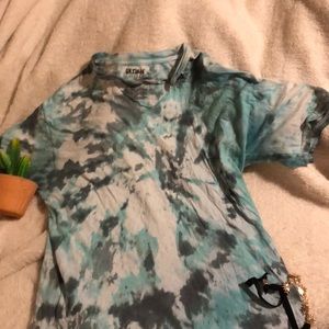 Tie dye V cut shirt